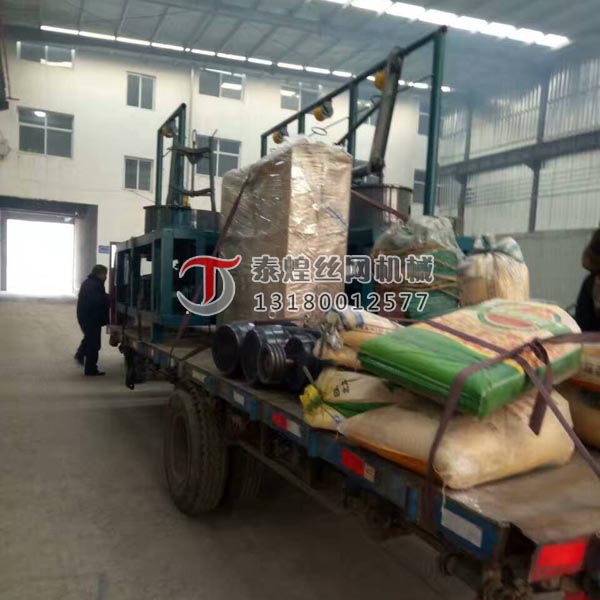 連罐滑輪拔絲機(jī)裝車(chē)發(fā)貨 - 安徽銅陵史先生